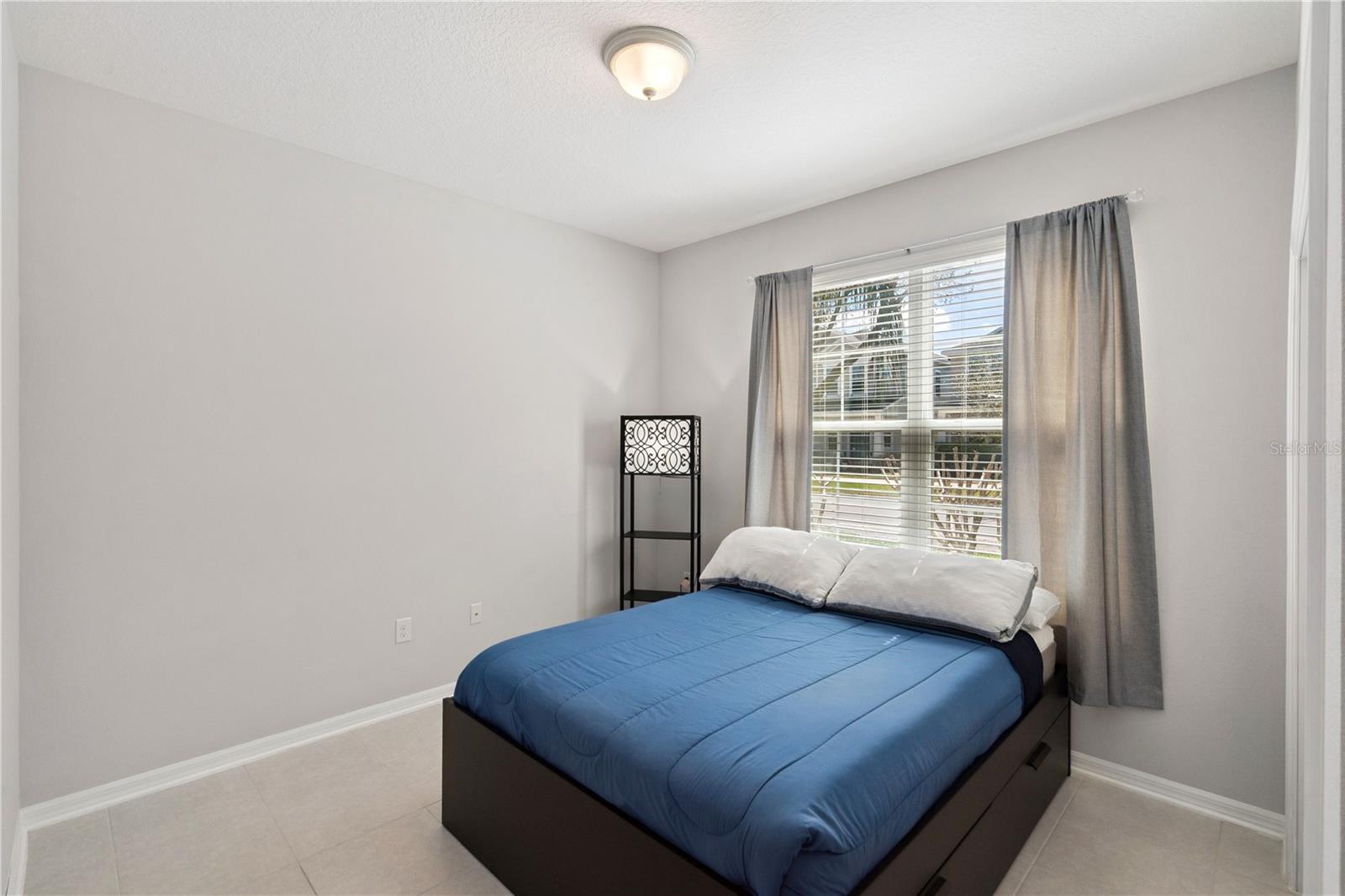 SUMMERLAKE GROVES - Residential