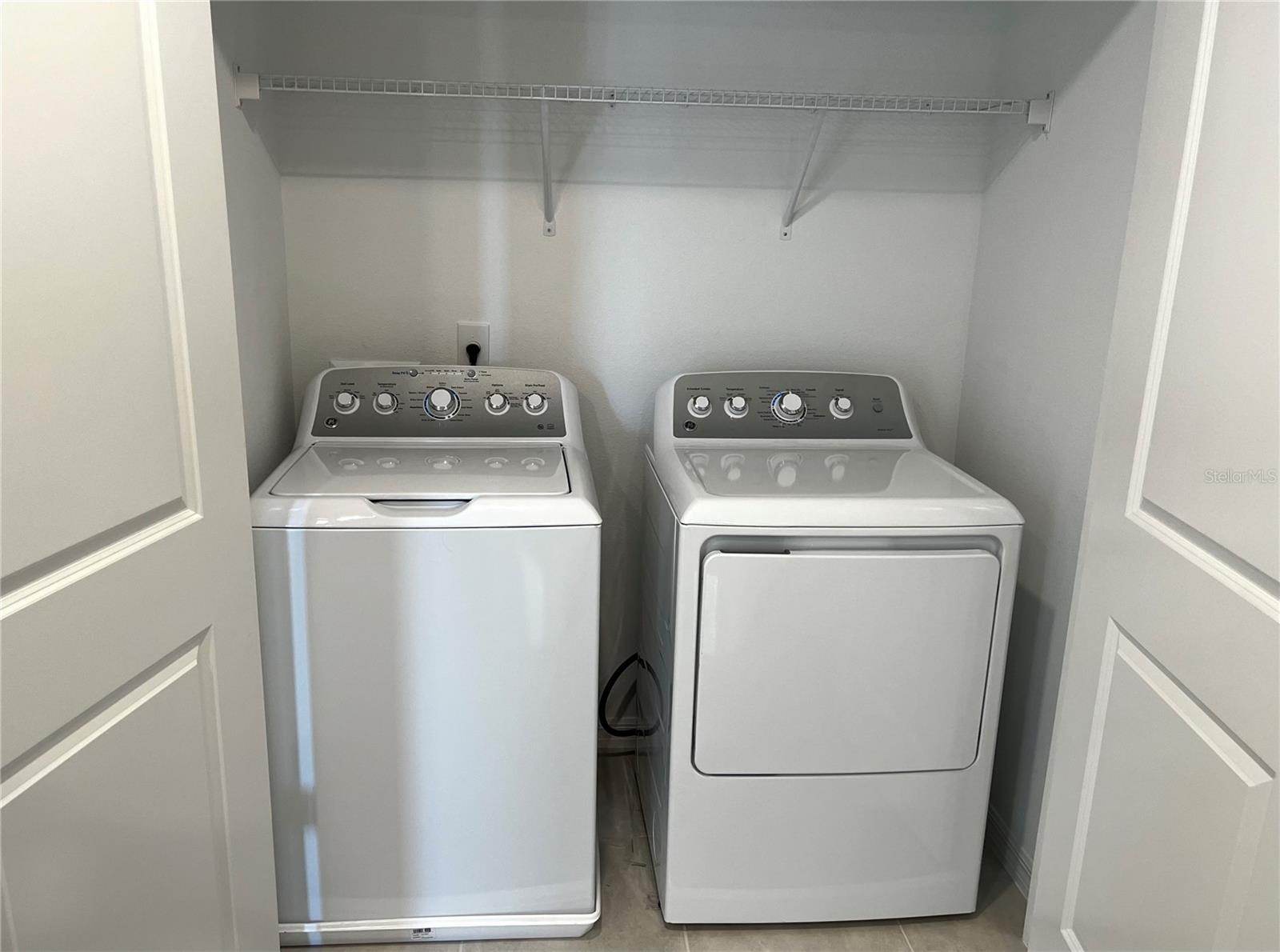 BELLALAGO POD G TOWNHOMES PB 33 PGS 12-16 LOT 54 - Residential Lease