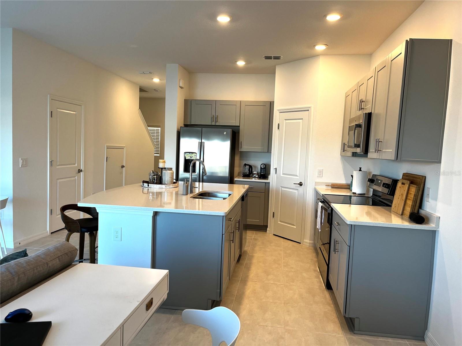 BELLALAGO POD G TOWNHOMES PB 33 PGS 12-16 LOT 54 - Residential Lease