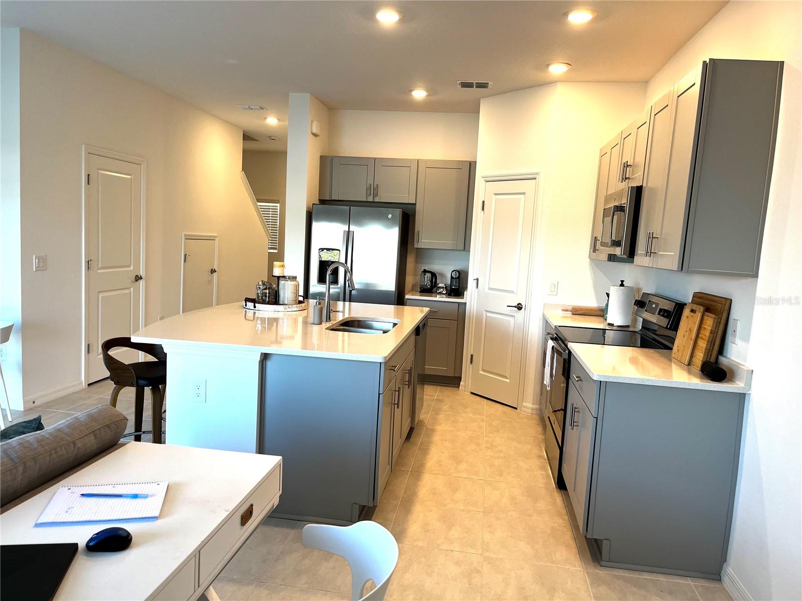 BELLALAGO POD G TOWNHOMES PB 33 PGS 12-16 LOT 54 - Residential Lease