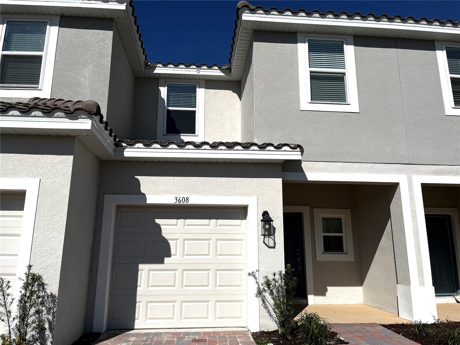 BELLALAGO POD G TOWNHOMES PB 33 PGS 12-16 LOT 54 - Residential Lease