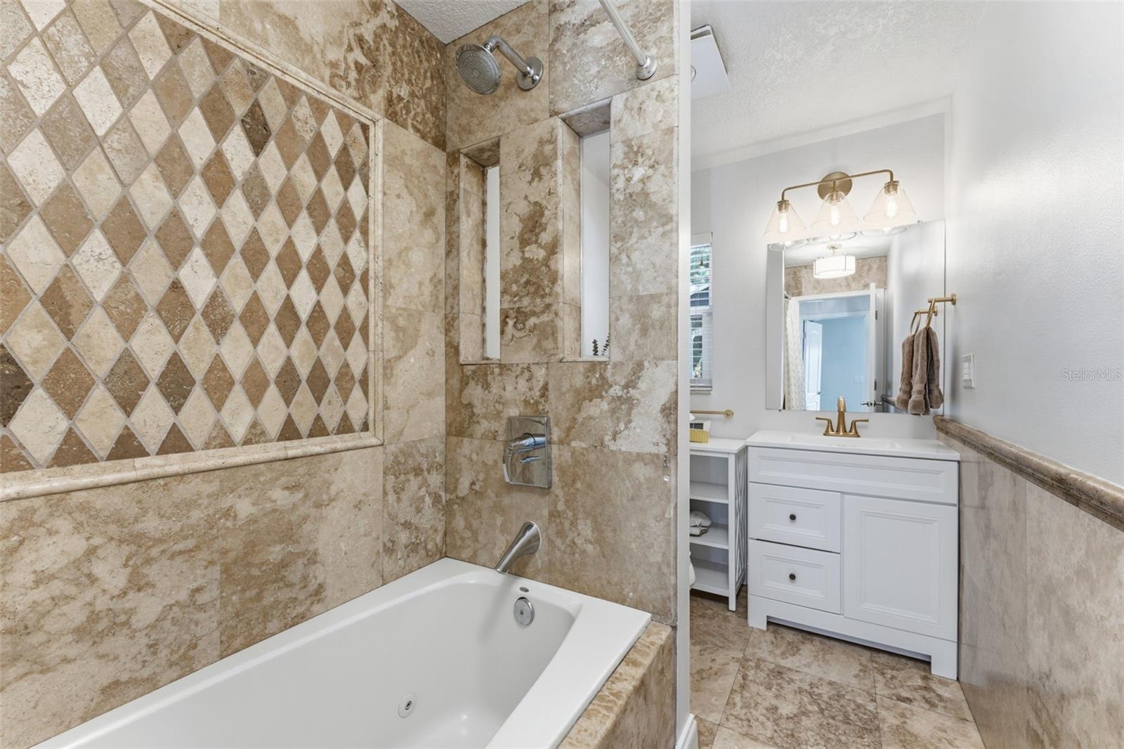 BROADWATER - Residential