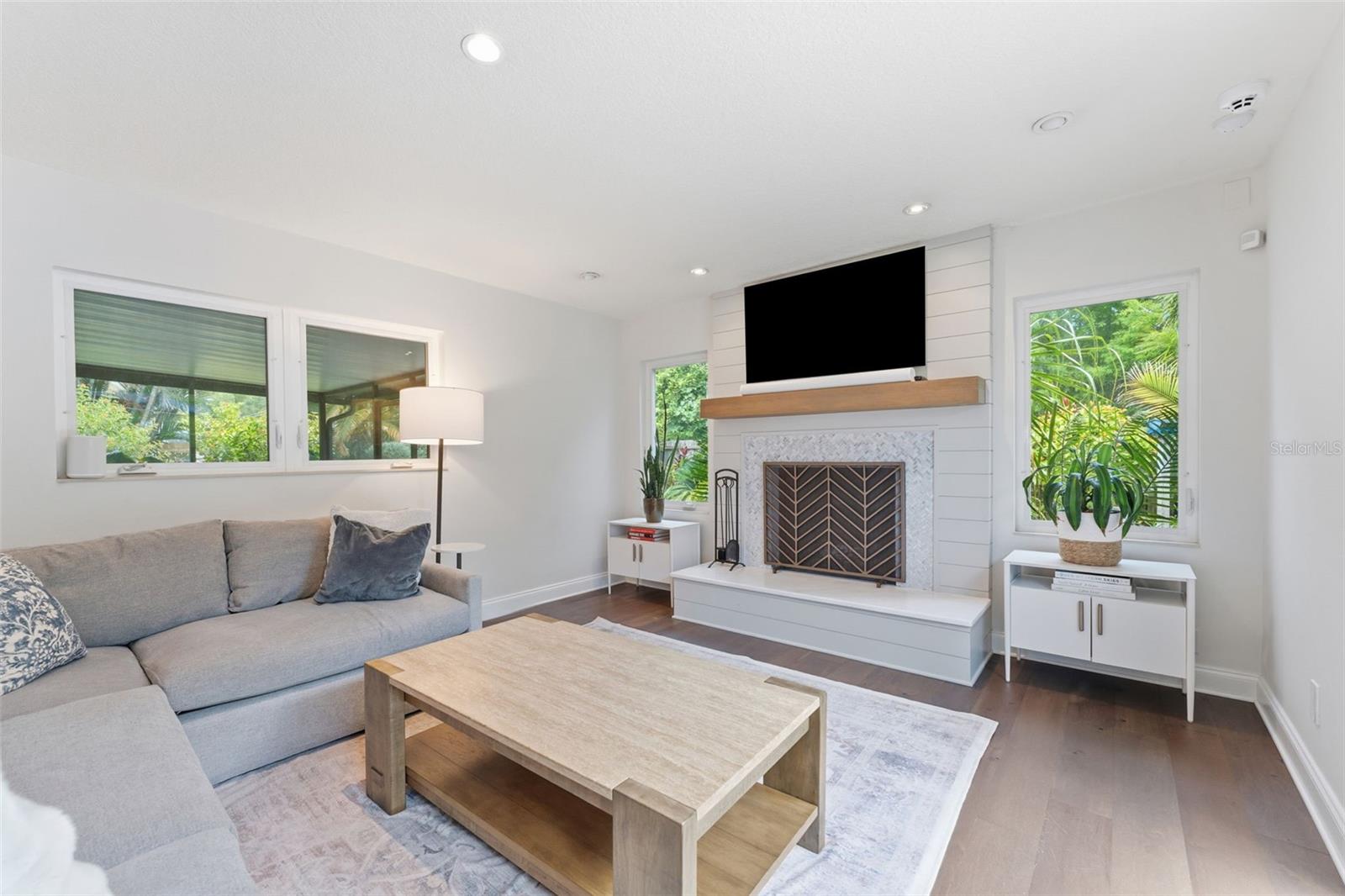 BROADWATER - Residential