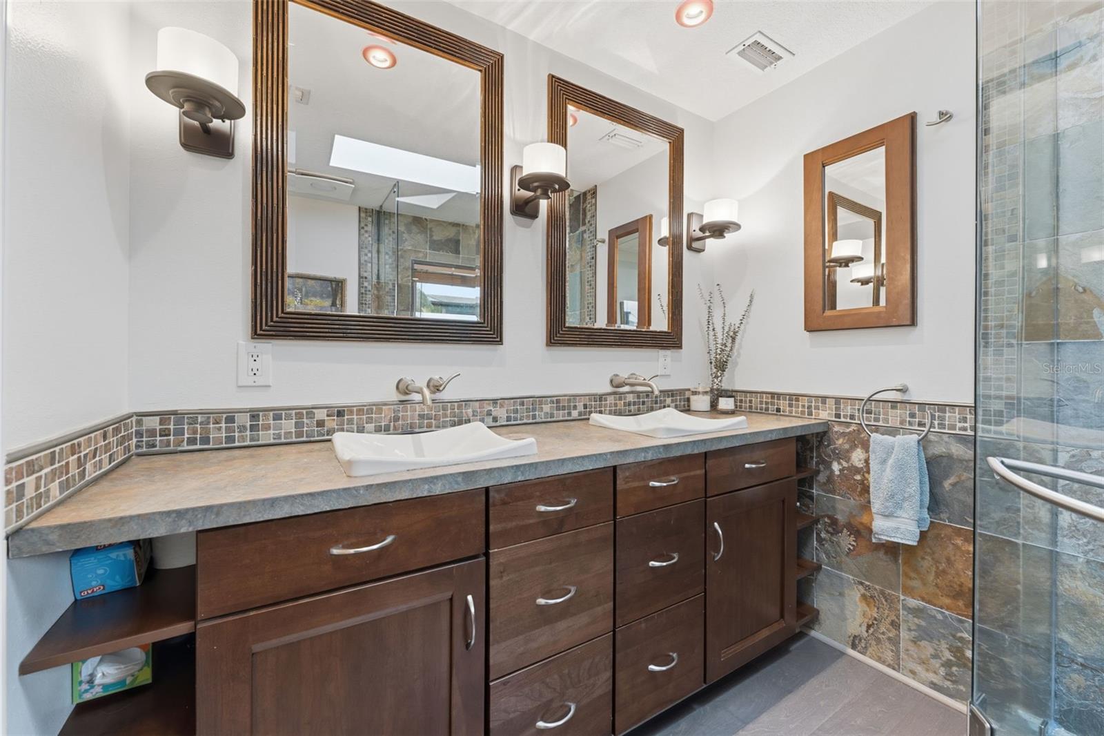 BROADWATER - Residential