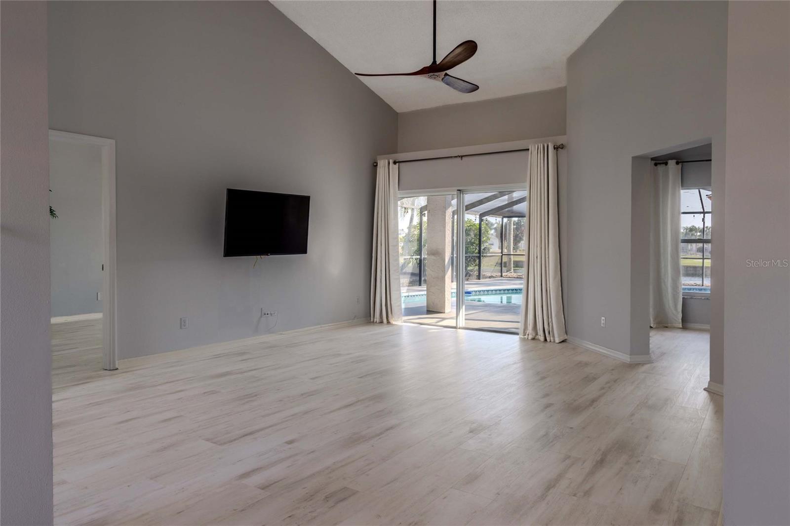 1211 PERIDOT LANE, SUN CITY CENTER, FL, 33573 3 1211 PERIDOT LANE