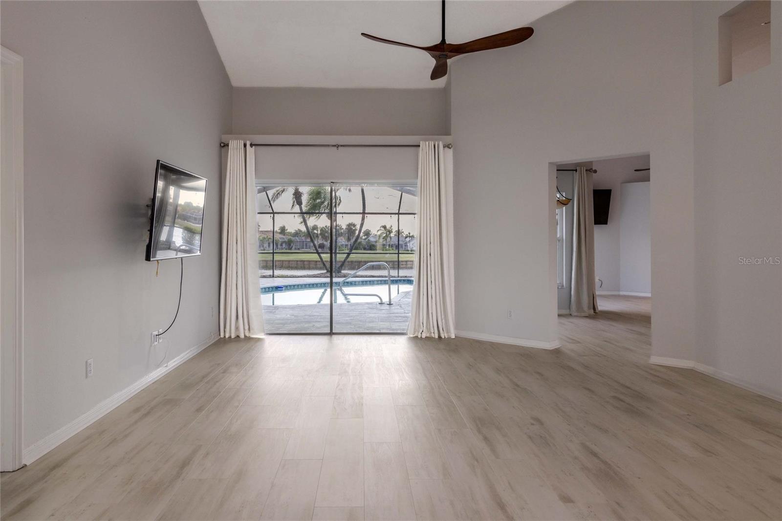 1211 PERIDOT LANE, SUN CITY CENTER, FL, 33573 2 1211 PERIDOT LANE