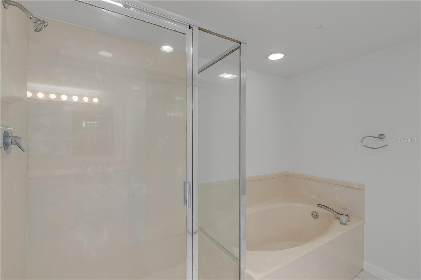 OCEANS CLOVERLEAF NORTH - Residential