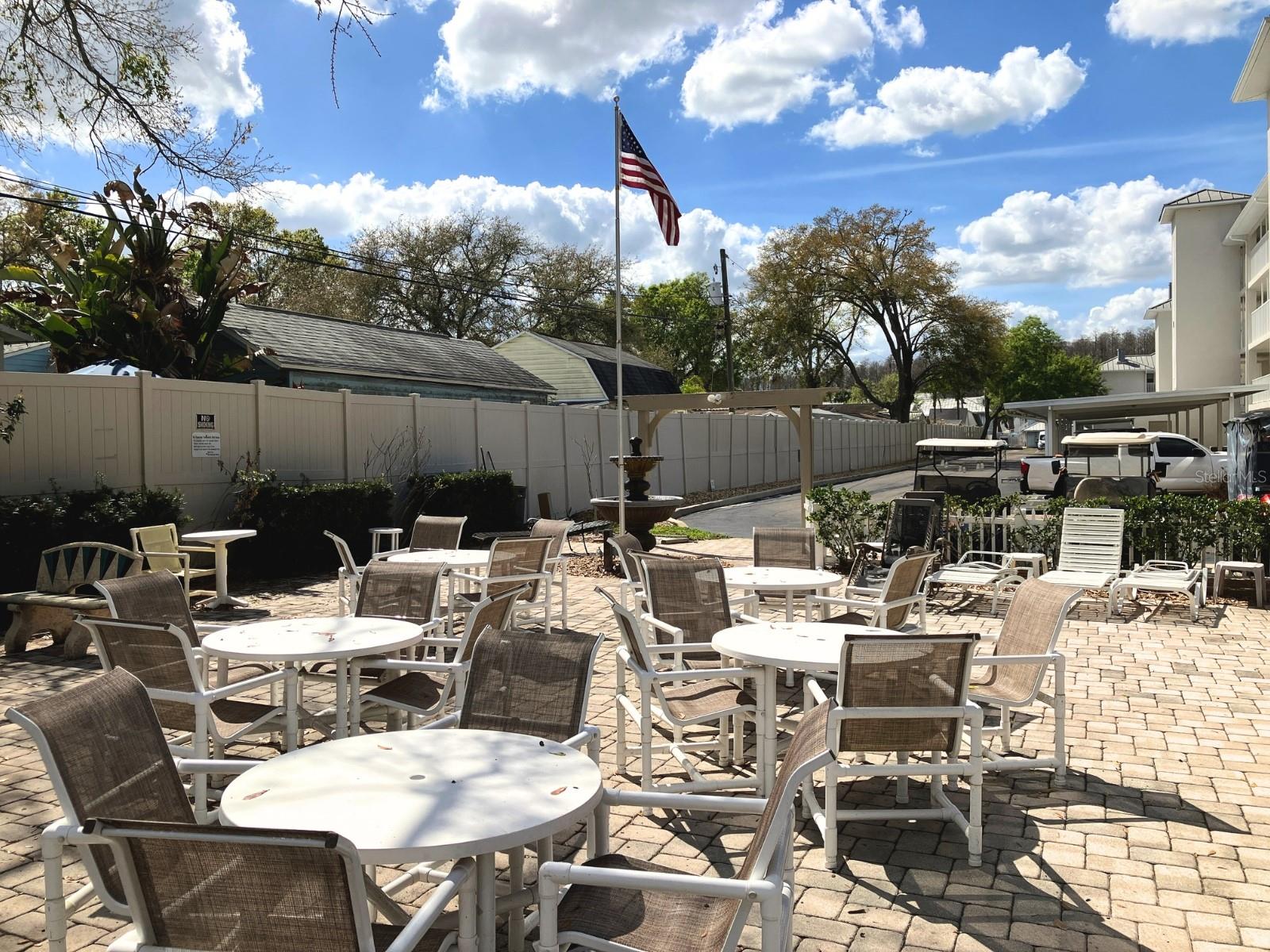 PARADISE LAKES - Residential