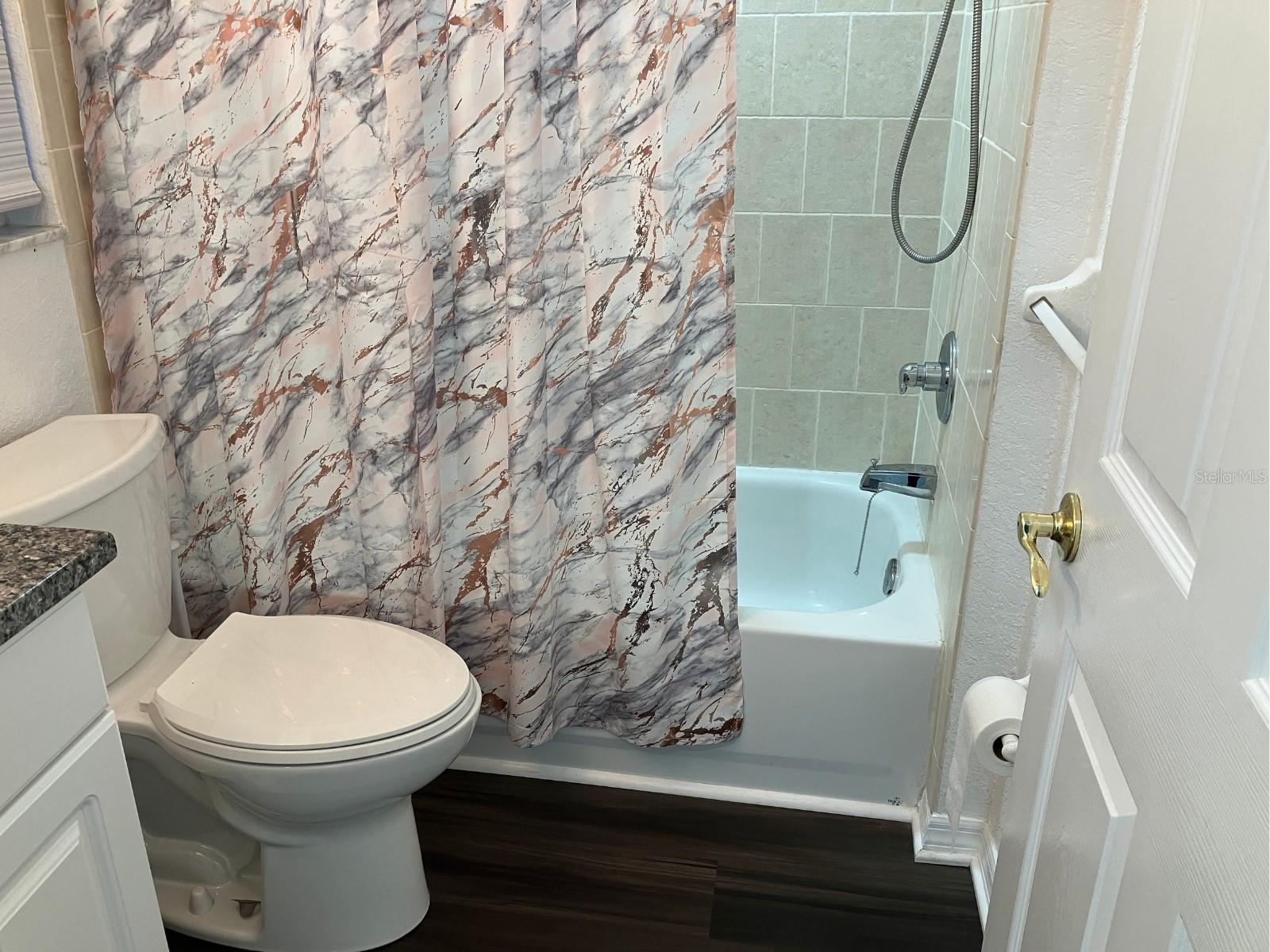 PARADISE LAKES - Residential