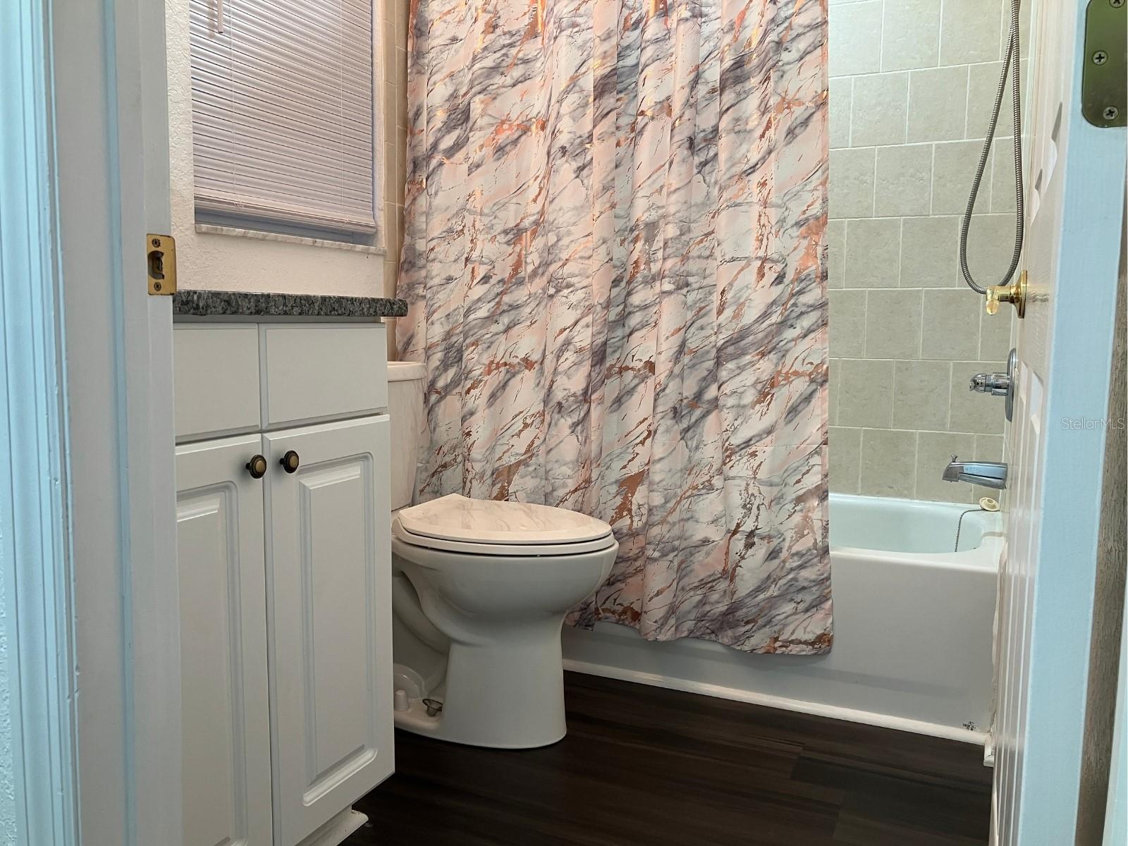 PARADISE LAKES - Residential