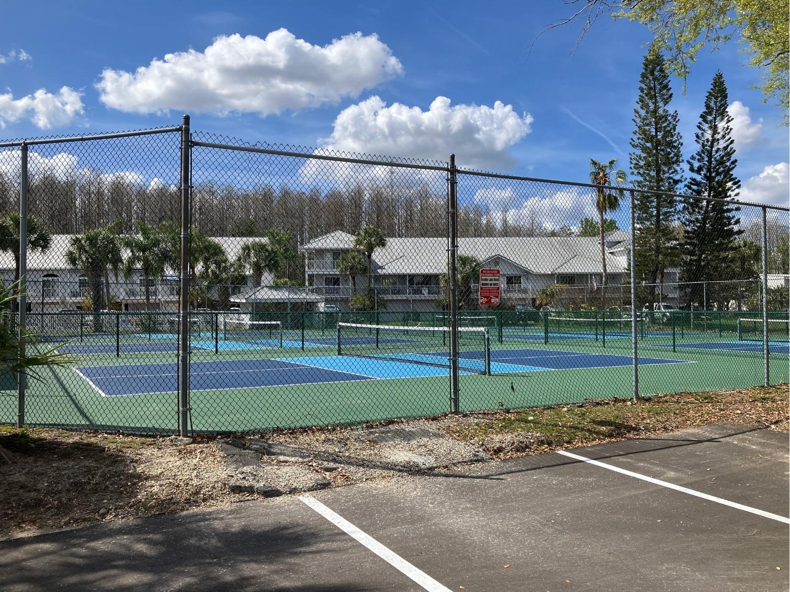 PARADISE LAKES - Residential