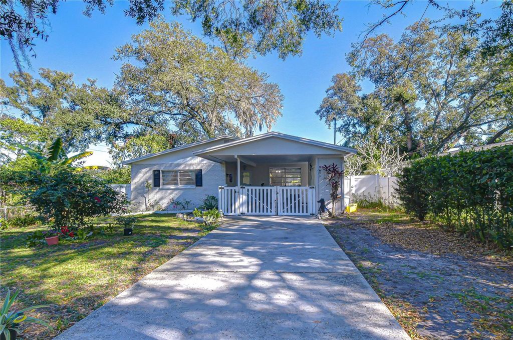 Photo of 8609 N 29th Street, Tampa, FL 33604 (MLS # TB8469663)