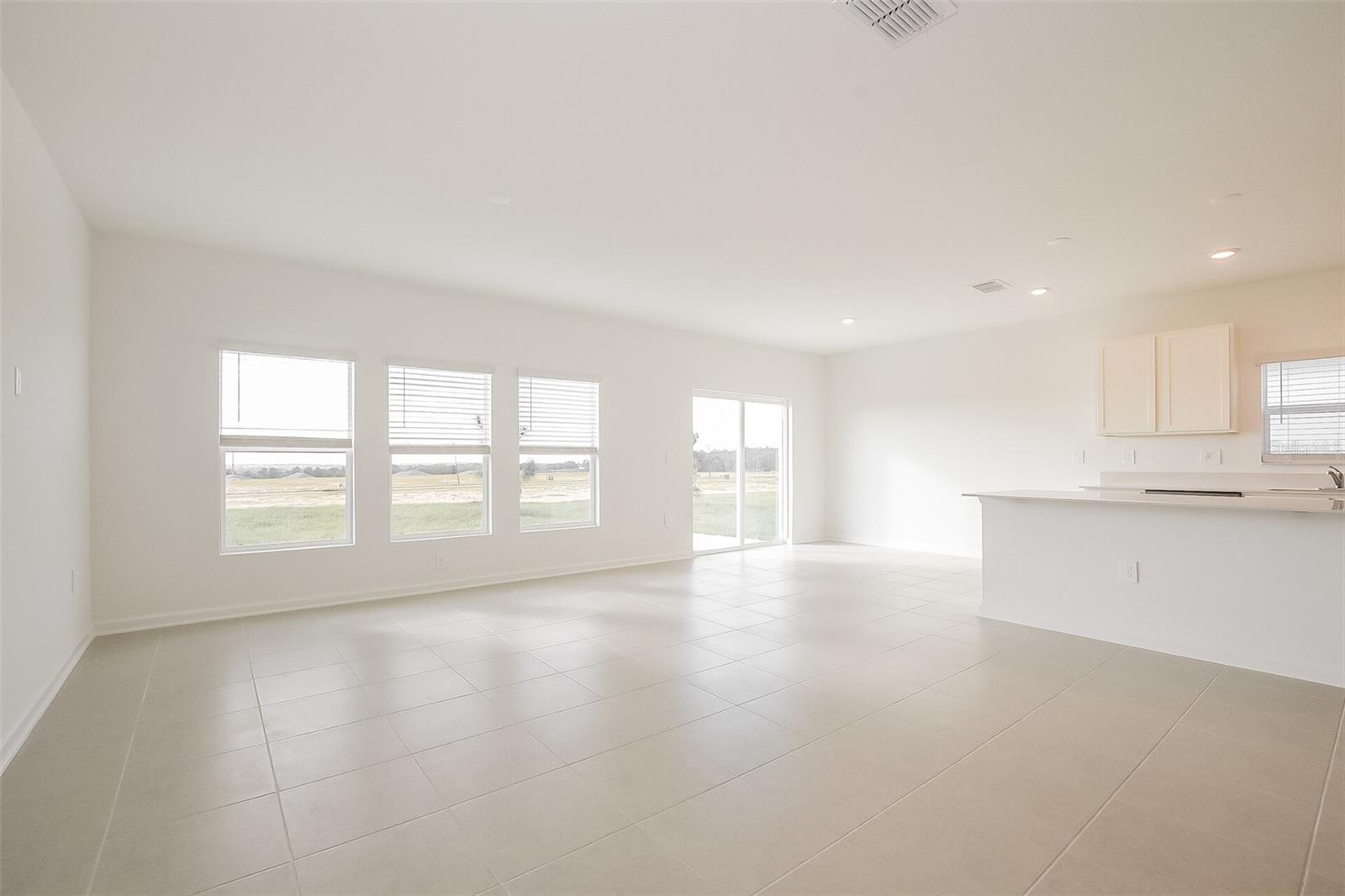 HIDDEN RIDGE AT ESTATES - Residential Lease