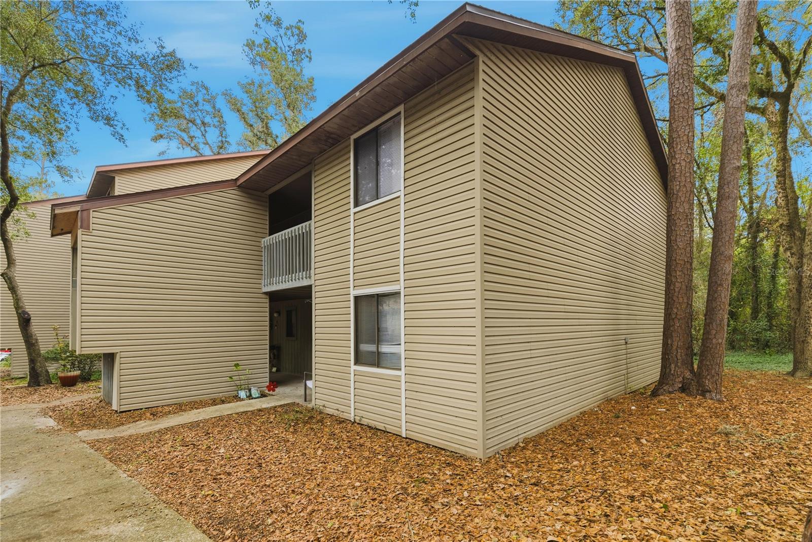 TREEHOUSE VILLAGE - Residential