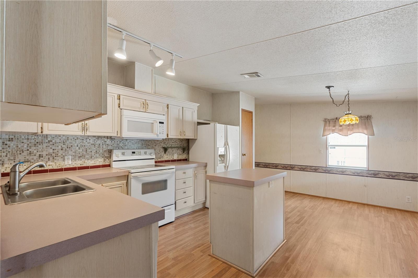 BUENA VISTA MANOR - Residential