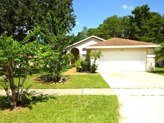 Start Your Homeownership Journey: 3-Bedroom with Screened Pool & Updates
Welcome to this inviting 3-bedroom home nestled in a peaceful, well-kept community. Featuring a screened-in pool perfect for relaxing or entertaining, this home also offers a spacious double garage for convenience. Recent bathroom upgrades and fresh interior paint gives the home a bright, move-in-ready feel. Enjoy comfort, style, and privacy all in a serene neighborhood setting with no rear neighbors on Conservation lot.
Within minutes to everything to include the 417 Express way and Turnpike, shopping, places of learning nice restaurants and more. Ask about special financing options today!.