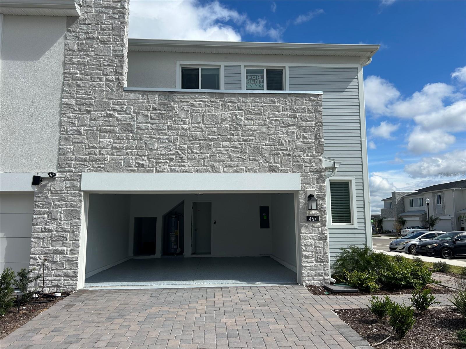 FOX NORTH - Residential Lease