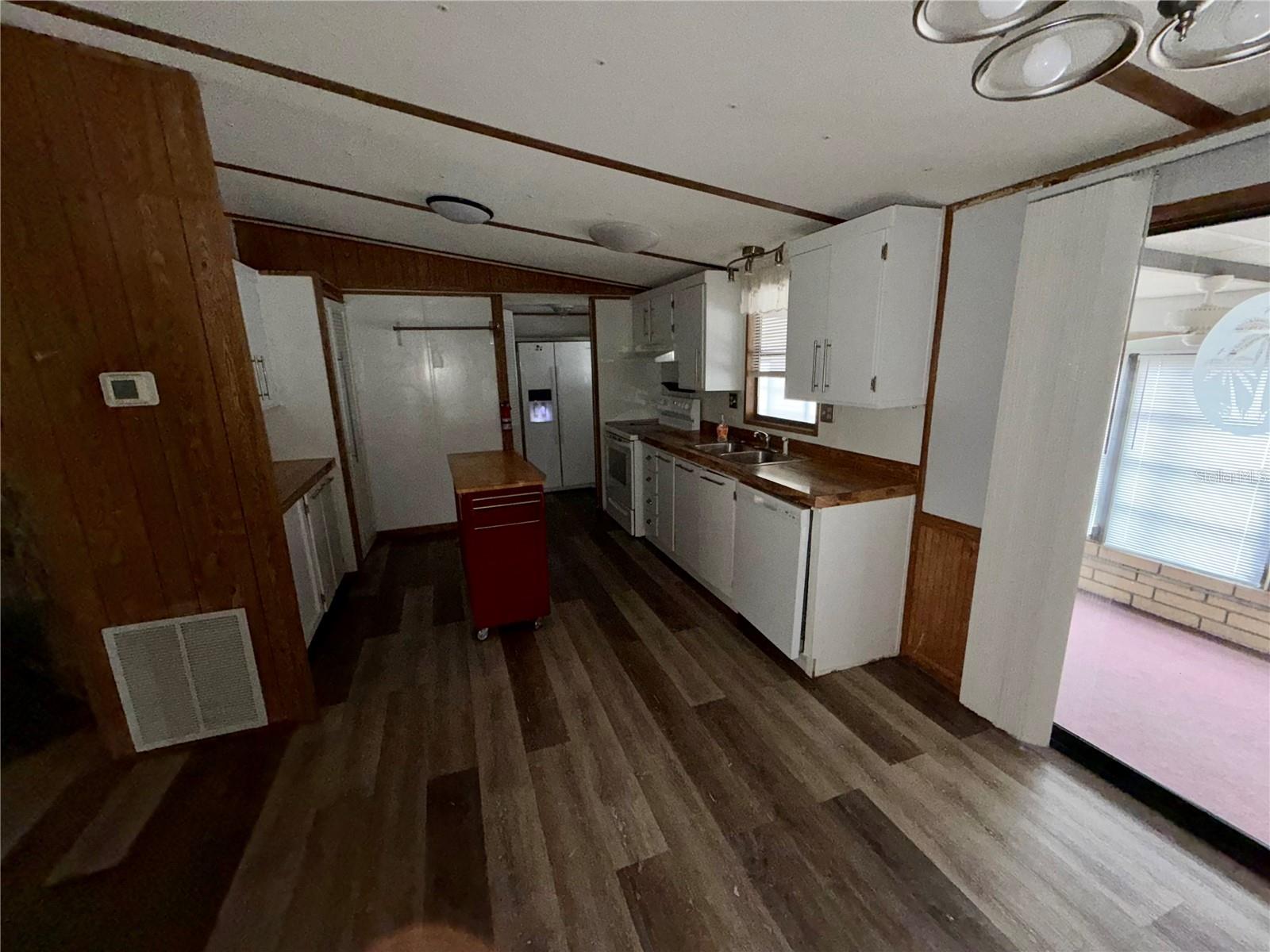 TIMBER LAKE ESTATES - Residential