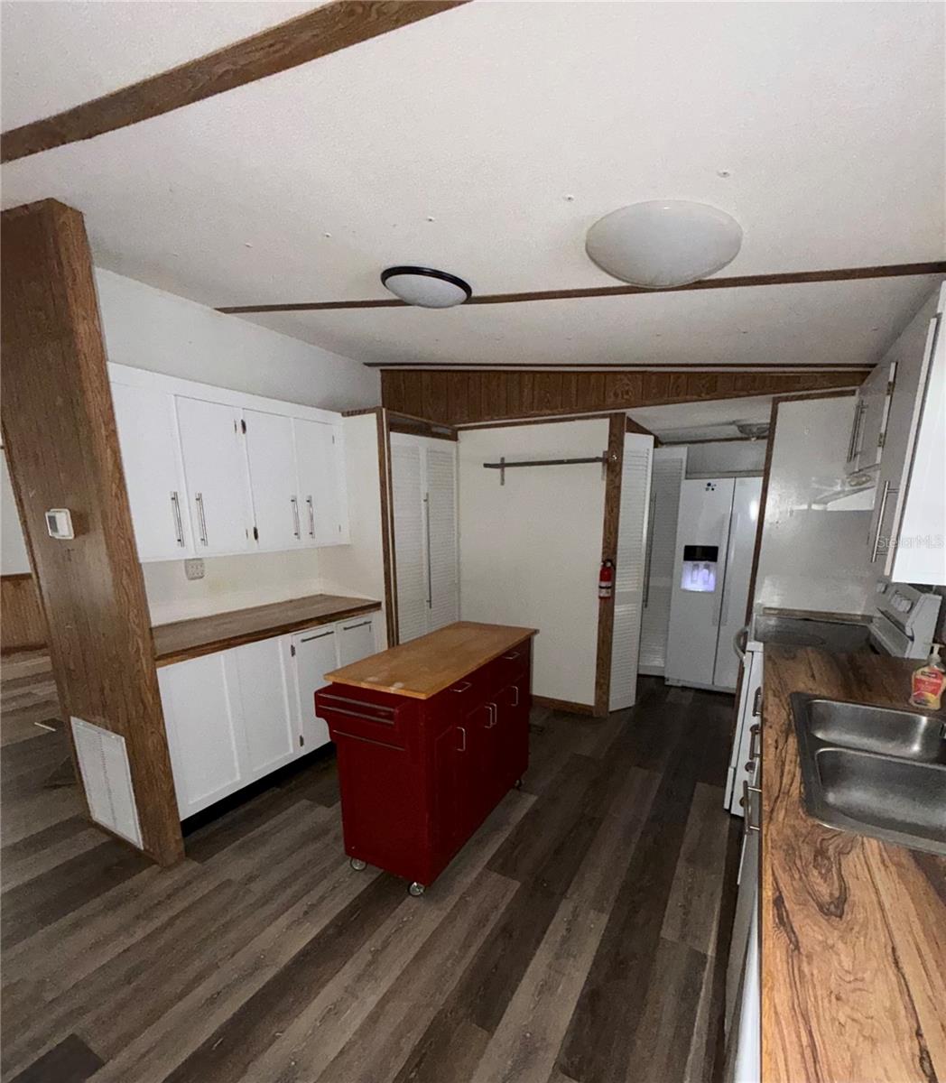 TIMBER LAKE ESTATES - Residential
