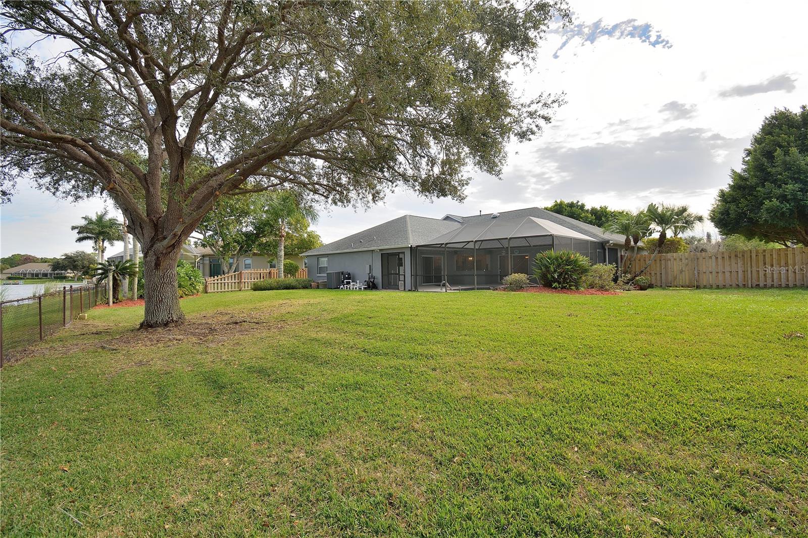 STONE LAKE ESTATES - Residential