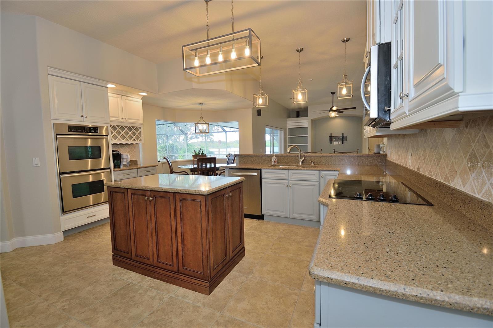 STONE LAKE ESTATES - Residential