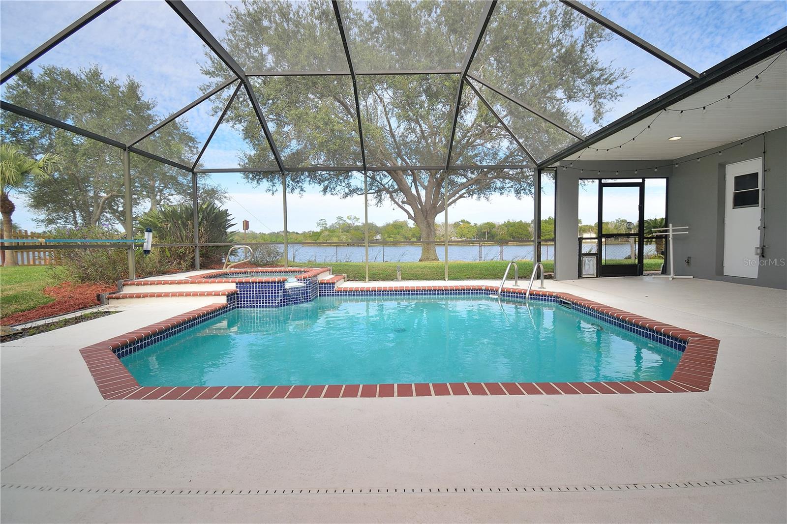 STONE LAKE ESTATES - Residential