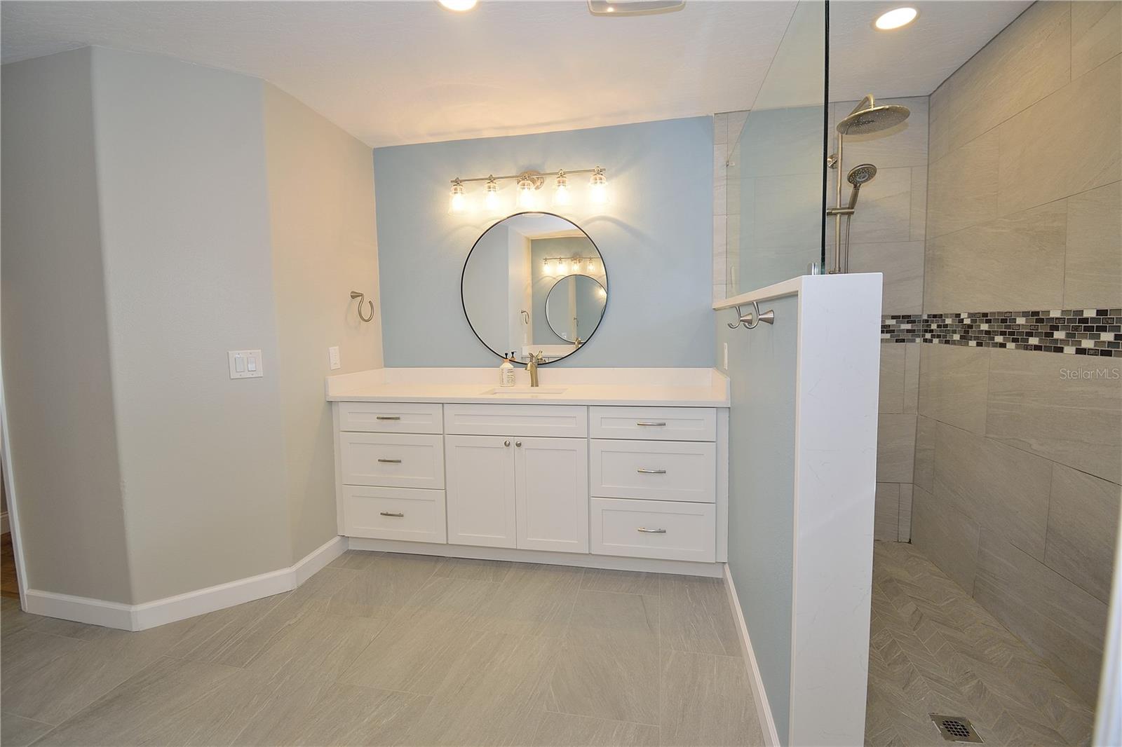 STONE LAKE ESTATES - Residential