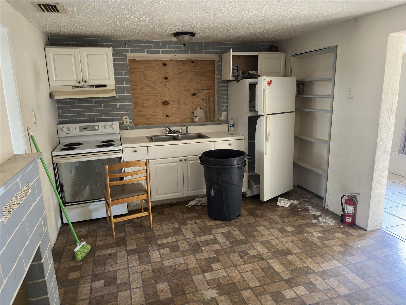 GLENDALE HEIGHTS - Residential