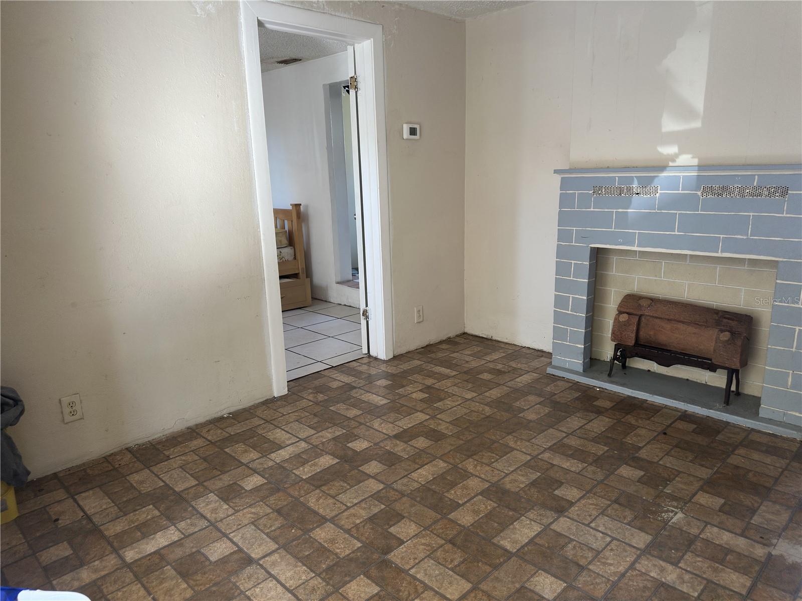 GLENDALE HEIGHTS - Residential