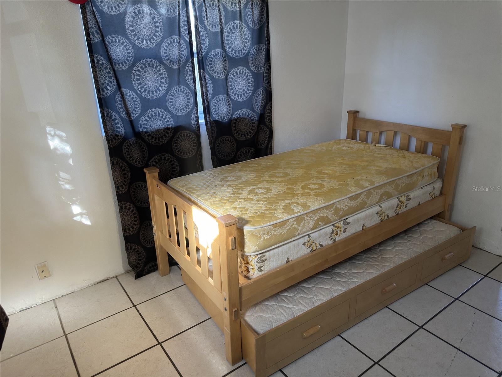 GLENDALE HEIGHTS - Residential