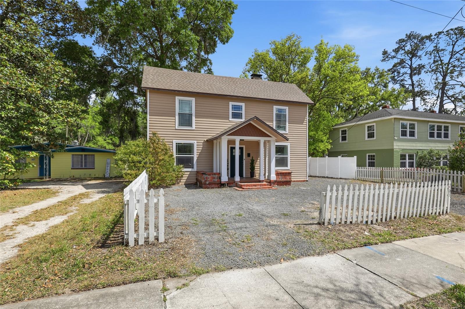 DOIG & ROBERTSONS ADDN-BLK 3,R.1 - Residential