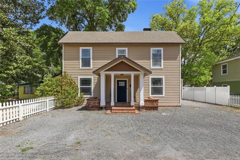Photo of 403 NE 9 Street, Gainesville, FL 32601 (MLS # GC538919)