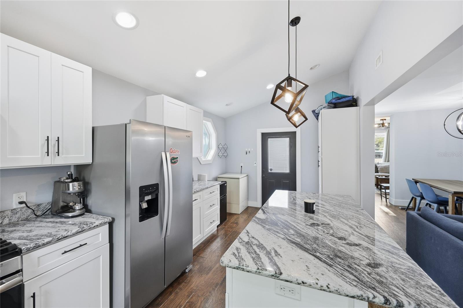 DOIG & ROBERTSONS ADDN-BLK 3,R.1 - Residential