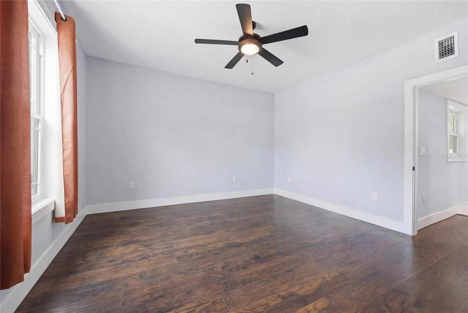 DOIG & ROBERTSONS ADDN-BLK 3,R.1 - Residential