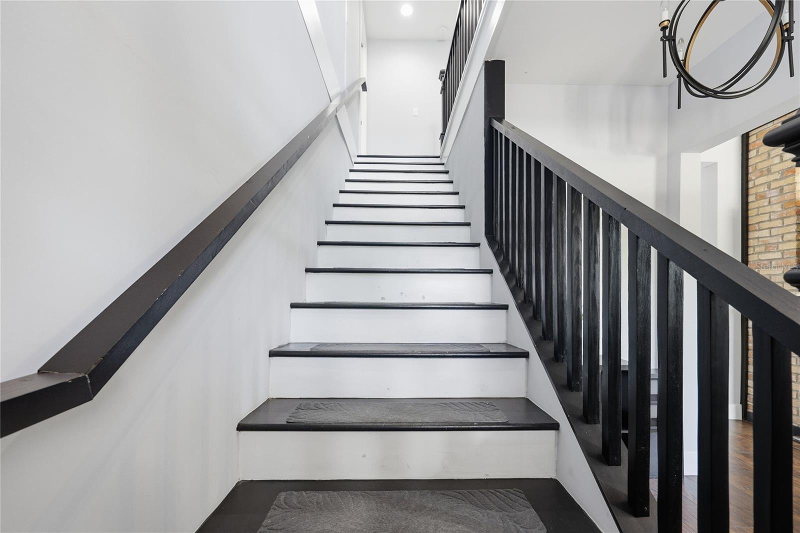 DOIG & ROBERTSONS ADDN-BLK 3,R.1 - Residential