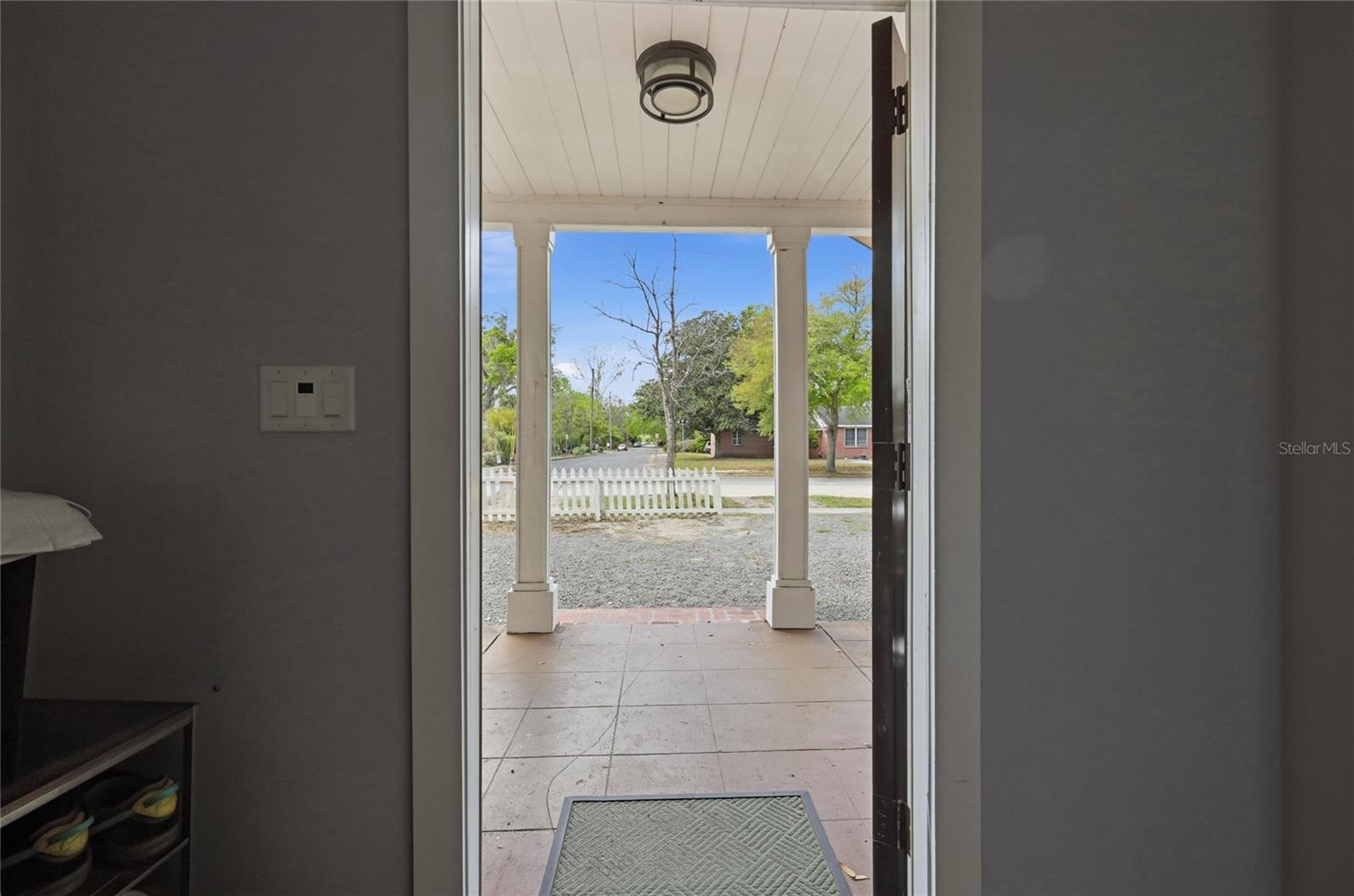 DOIG & ROBERTSONS ADDN-BLK 3,R.1 - Residential