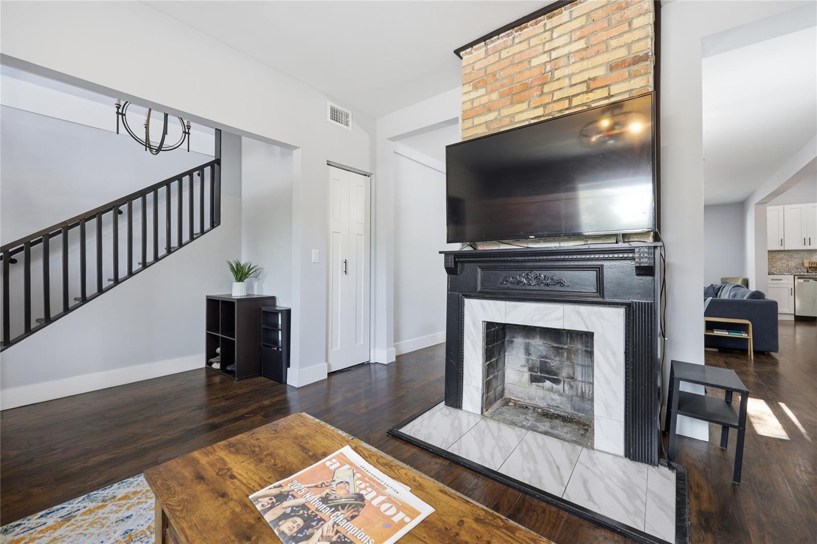 DOIG & ROBERTSONS ADDN-BLK 3,R.1 - Residential