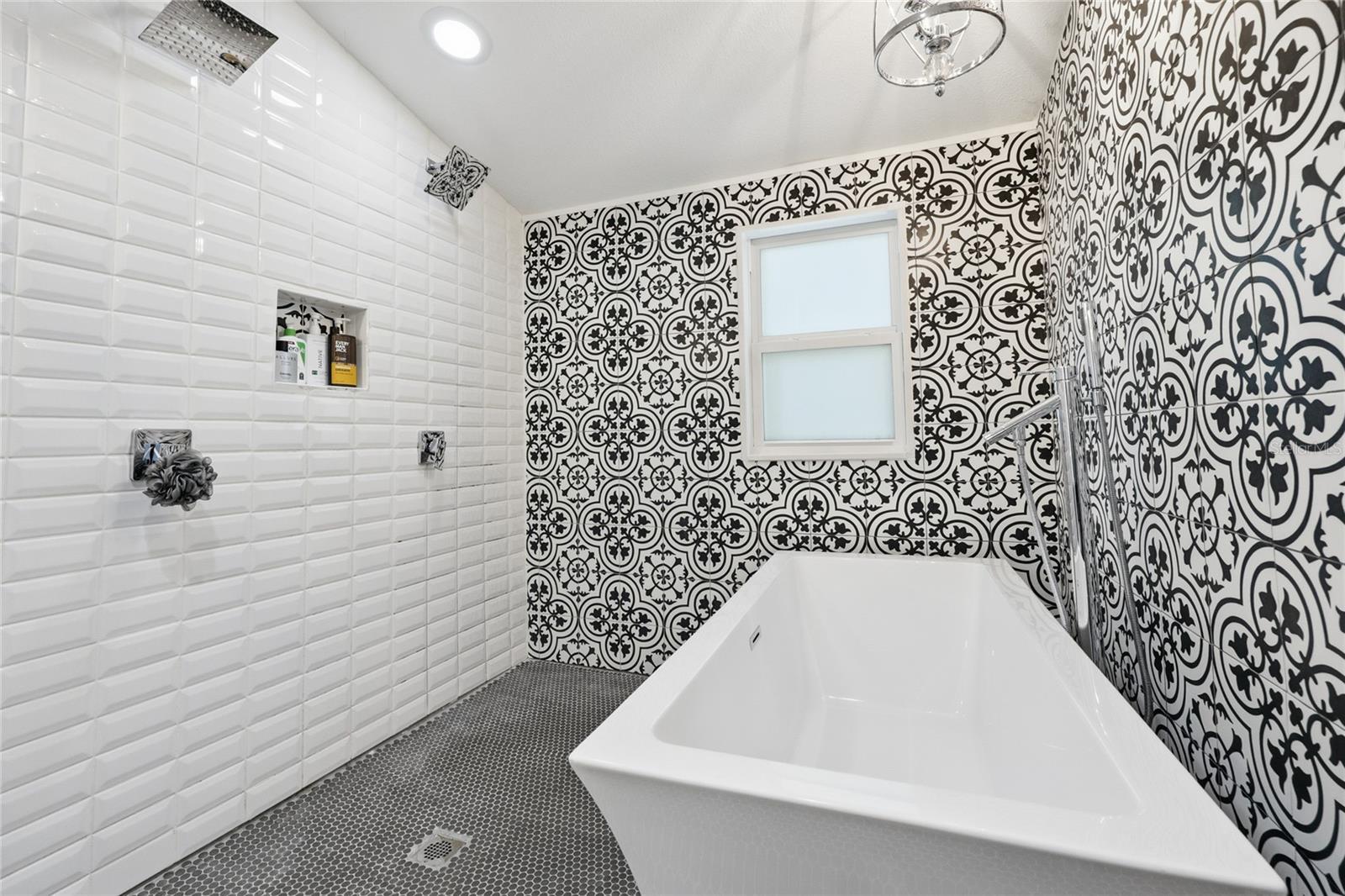 DOIG & ROBERTSONS ADDN-BLK 3,R.1 - Residential