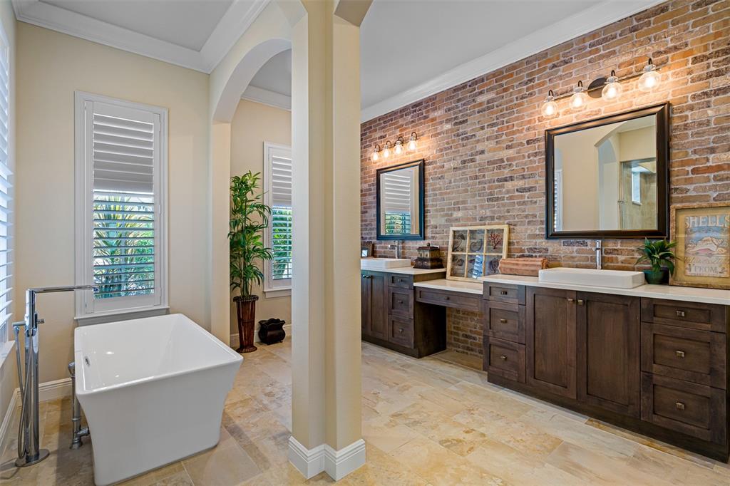 VENETIAN ISLES - - Residential