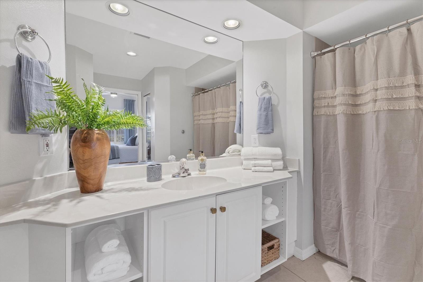 BOLLETTIERI RESORT VILLAS VI - Residential Lease