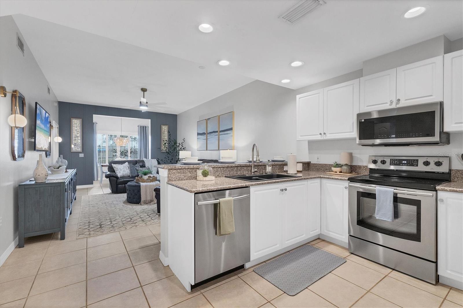 BOLLETTIERI RESORT VILLAS VI - Residential Lease