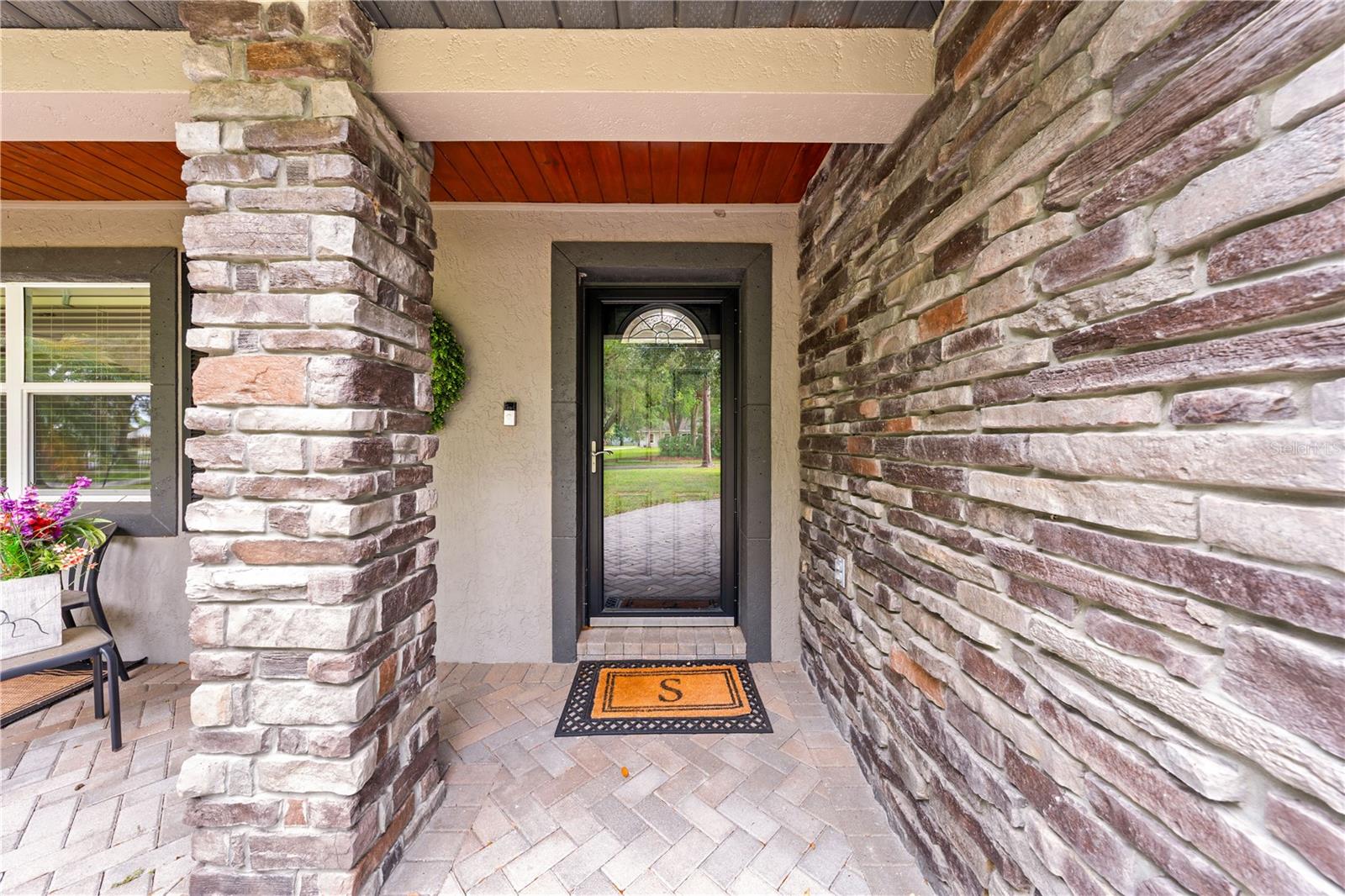 2094 CAMELOT BOULEVARD