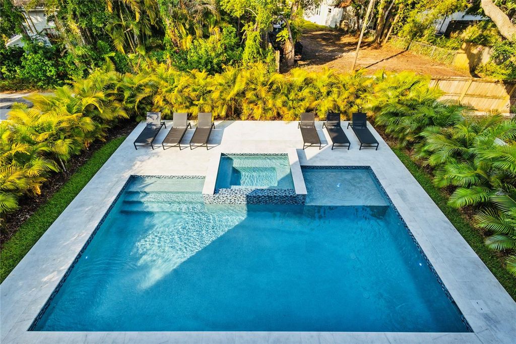 Photo of 2519 N Riverside Drive, Tampa, FL 33602 (MLS # TB8462171)