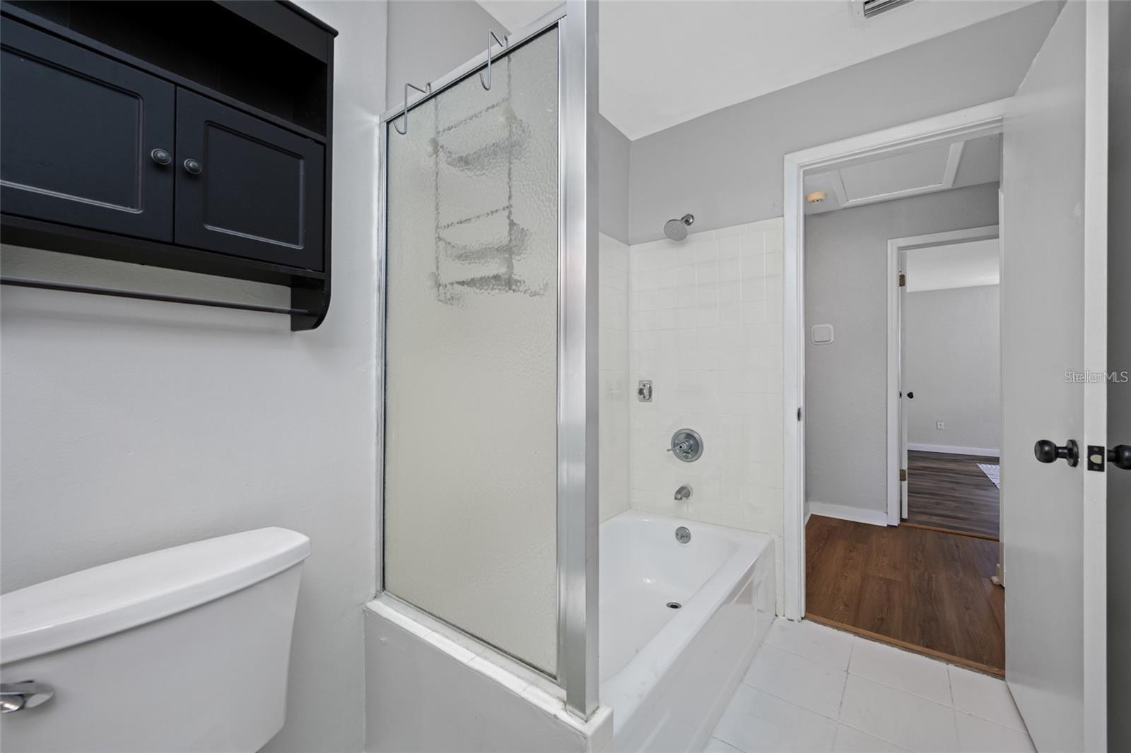 ROUSE MANOR - Residential Lease