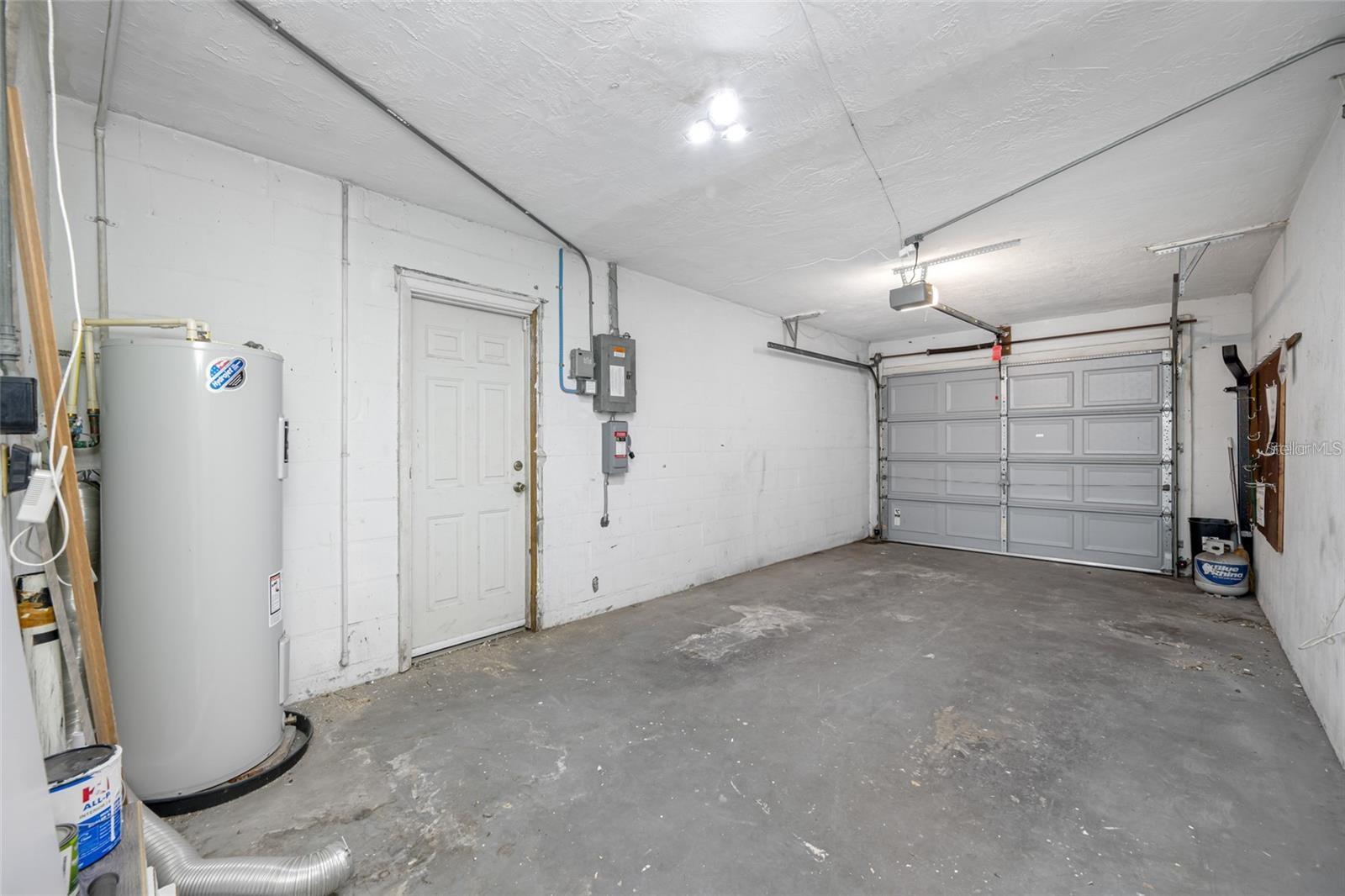 ROUSE MANOR - Residential Lease