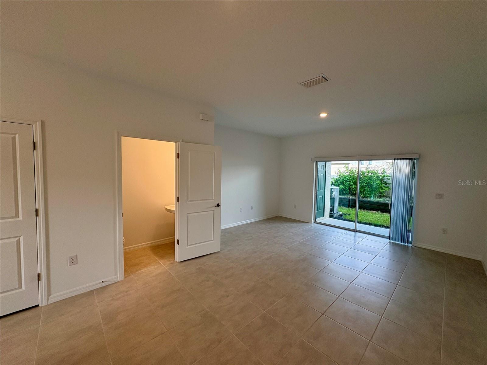 TOWNHOMES AT SKYE RANCH - Residential Lease