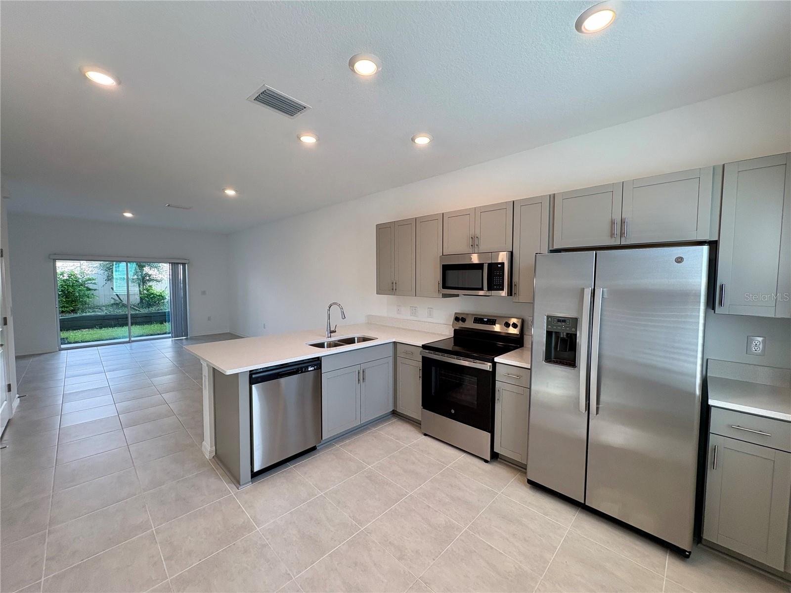 TOWNHOMES AT SKYE RANCH - Residential Lease