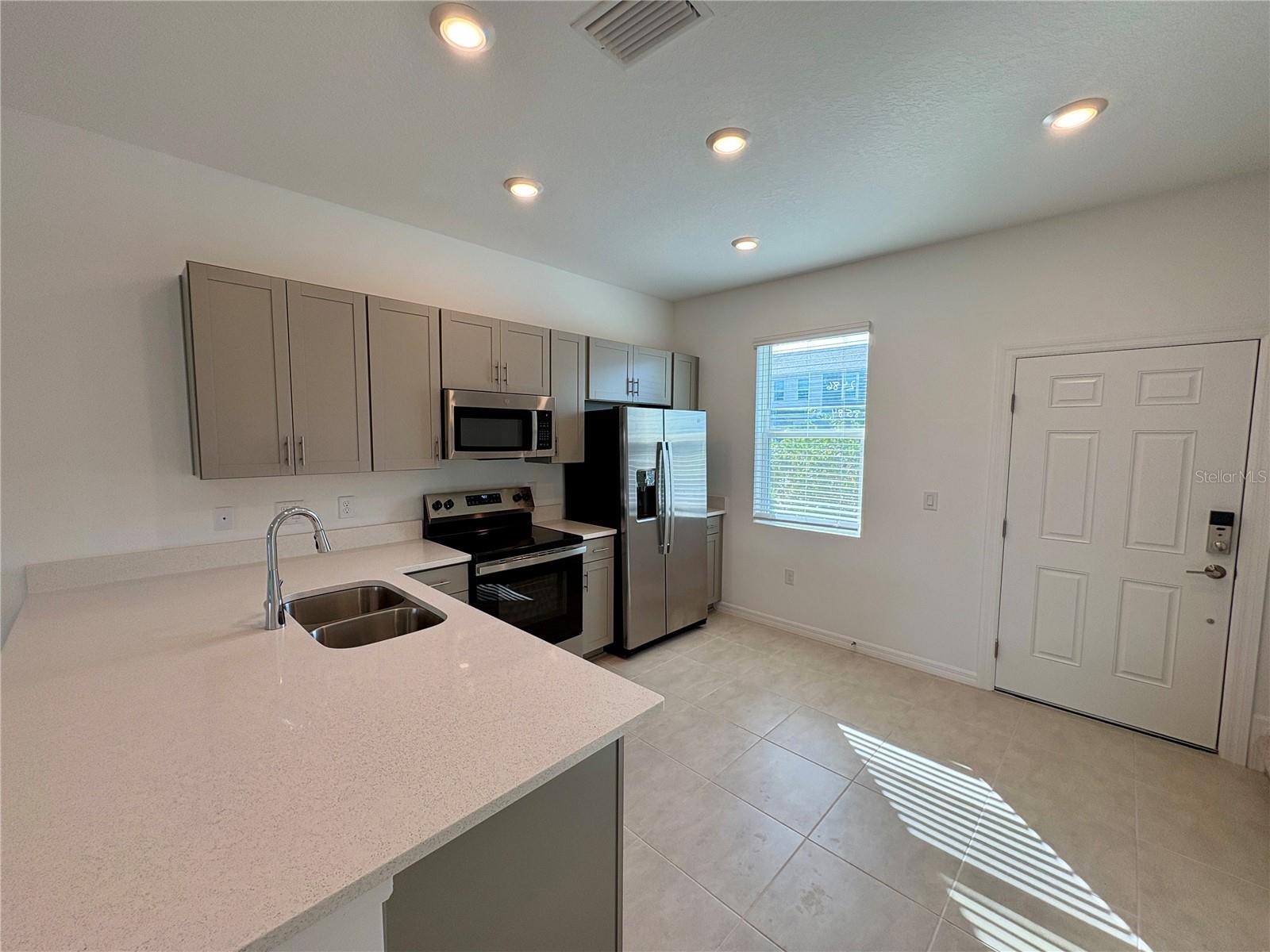 TOWNHOMES AT SKYE RANCH - Residential Lease
