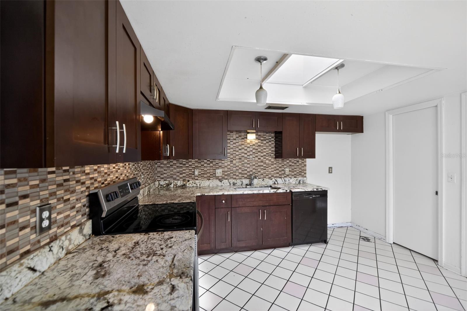 WINSOR MANOR 1ST ADD - Residential