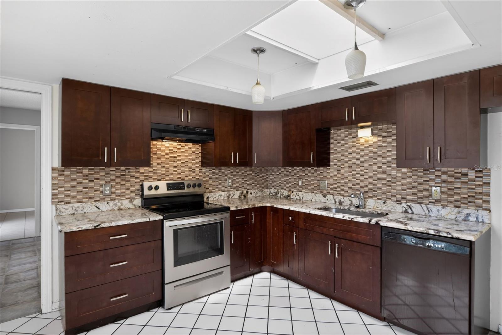 WINSOR MANOR 1ST ADD - Residential